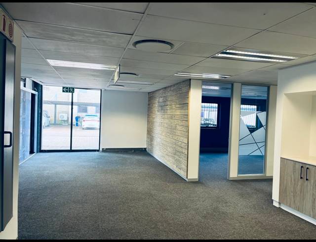 385M² OFFICE TO LET IN RANDJESPARK